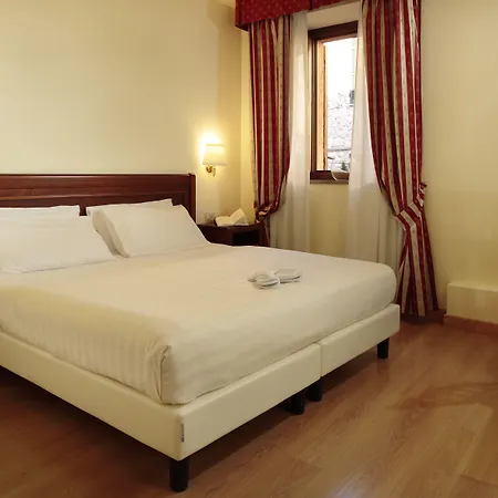 Giotto Nocleg ze śniadaniem 4*